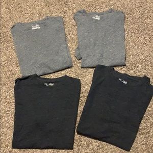 Lot of Under Armour heat gear loose T-shirts